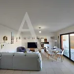 Apartment De Villeroy, 4 Personnes, Ascenseur, Parking Et Terrasse *